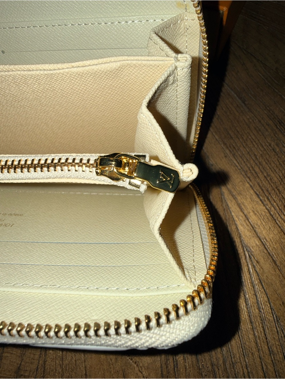 Louis Vuitton White Embossed Monogram Zip Around Wallet - Picture 6 of 10